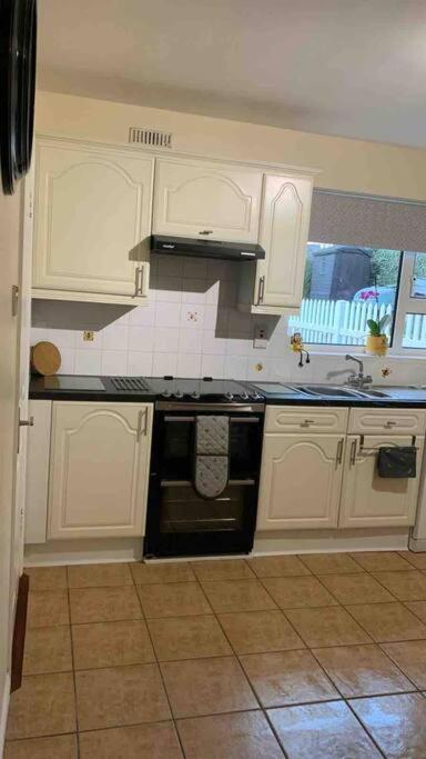 Holiday home Bumblebee Donegal Town